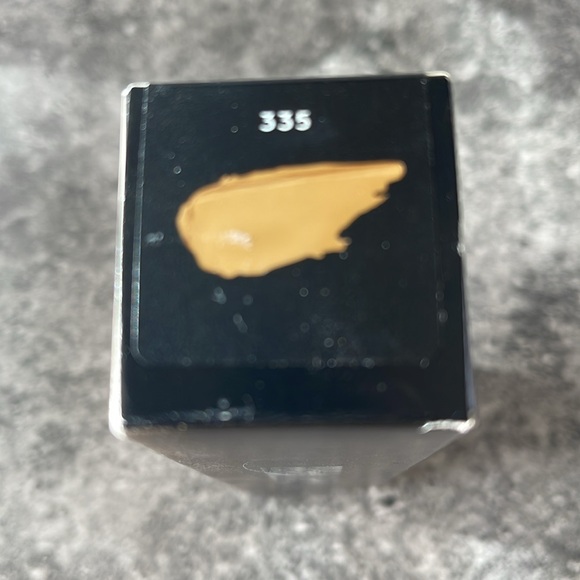 Fenty 335 PRO FILT'R SOFT MATTE LONGWEAR FOUNDATION - Picture 3 of 5